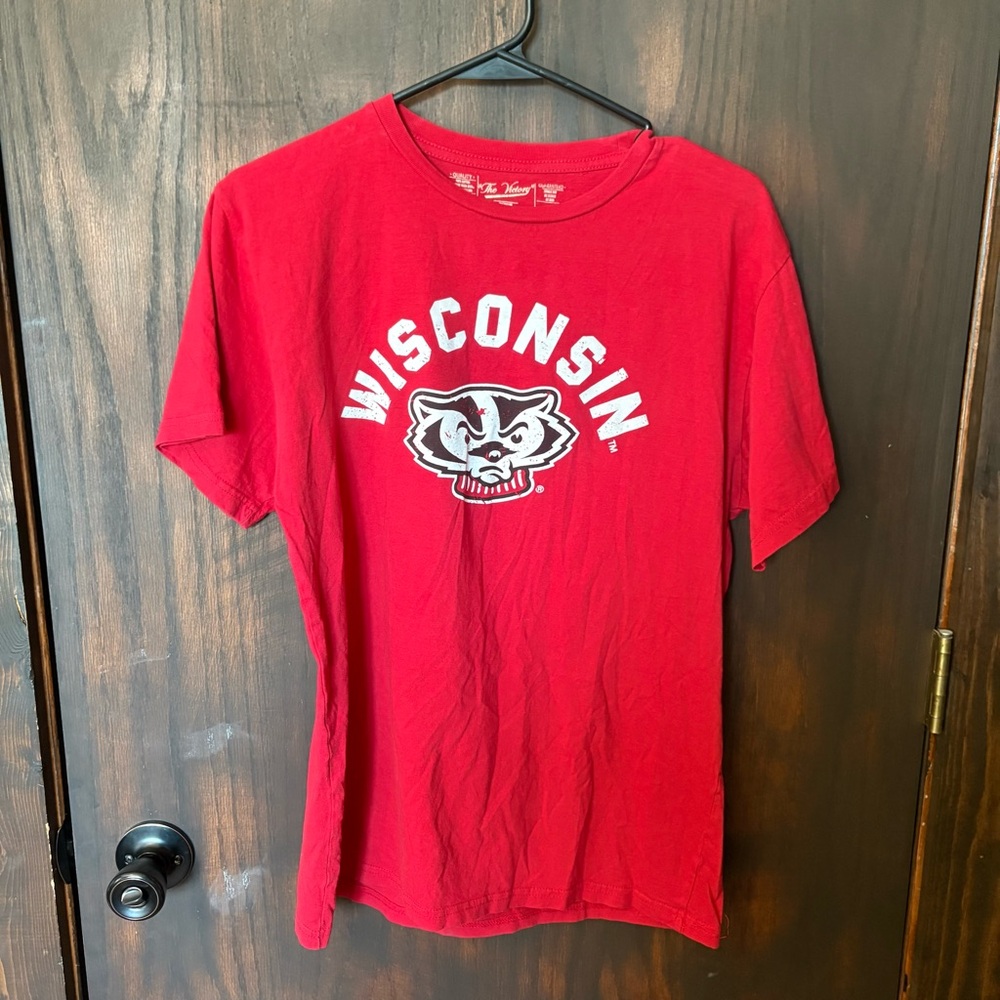 The Victory Wisconsin Badgers Russell Wilson 16 Red T-Shirt Mens Medium USA Made